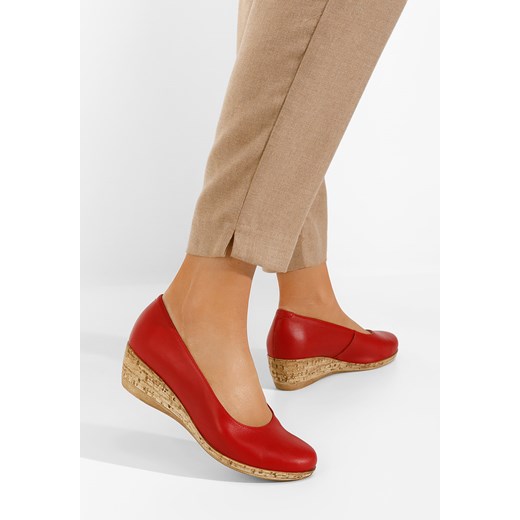 Czerwone czółenka na koturnie Sonia V3 ze sklepu Zapatos w kategorii Czółenka - zdjęcie 165300147