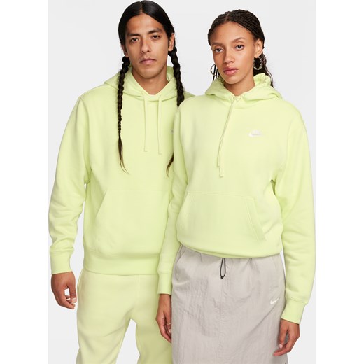 Bluza z kapturem Nike Sportswear Club Fleece - Zieleń ze sklepu Nike poland w kategorii Bluzy męskie - zdjęcie 165316959