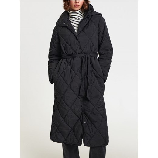 Sinsay - Płaszcz pikowany z kapturem - czarny ze sklepu Sinsay w kategorii Płaszcze damskie - zdjęcie 165388468
