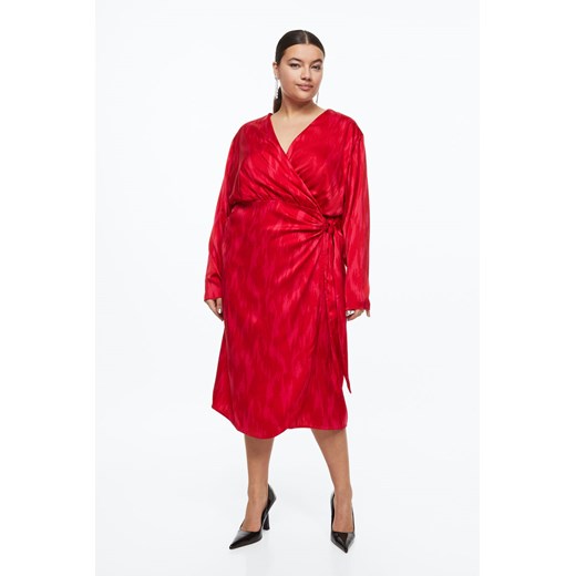 H & M - H & M+ Kopertowa sukienka z satyny - Czerwony H & M XL H&M