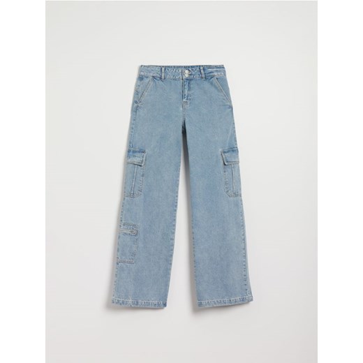 Jeansy straight fit z niskim stanem i kieszeniami cargo House 40 House