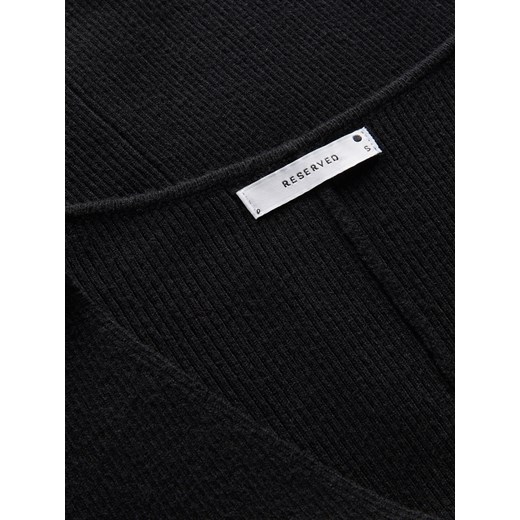 Sweter damski Reserved z dekoltem w literę v 