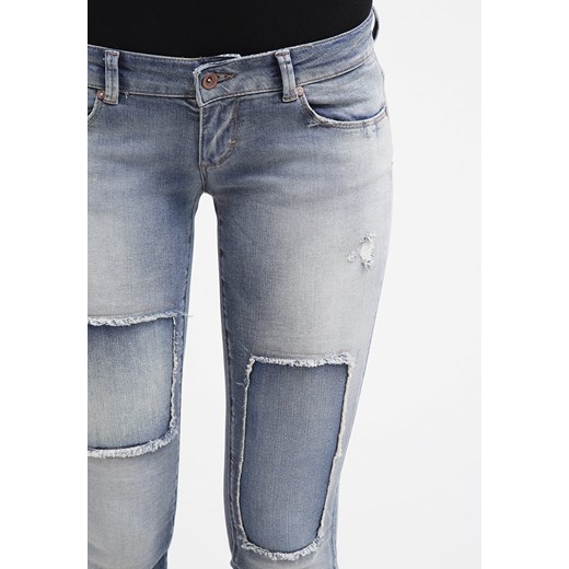 ONLY ONLCORAL Jeansy Slim fit medium blue denim zalando niebieski jeans
