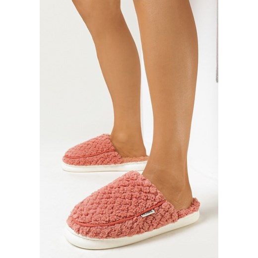 Kapcie damskie Born2be casualowe z tworzywa sztucznego 