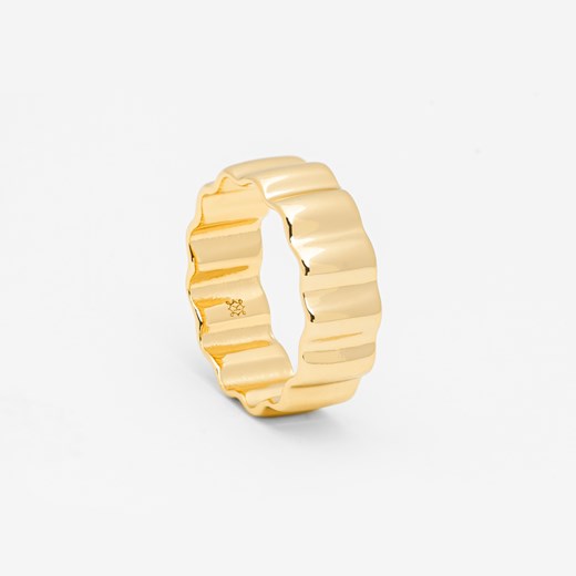 pierścionek z falistą fakturą pozłacany ze sklepu ANIA KRUK w kategorii Pierścionki - zdjęcie 165592426