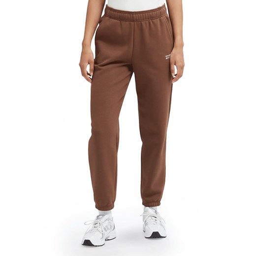 Spodnie New Balance WP33513PNC - brązowe ze sklepu streetstyle24.pl w kategorii Spodnie damskie - zdjęcie 165602796