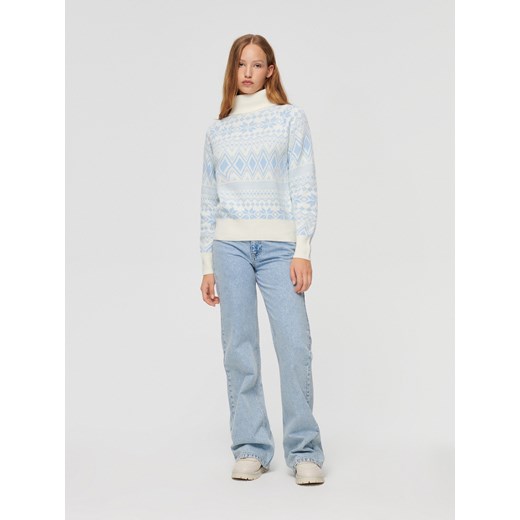 Żakardowy sweter z golfem błękitny House XS House