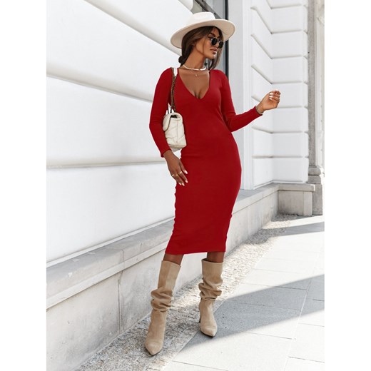 Dopasowana sukienka midi EDITTA - czerwony ze sklepu magmac.pl w kategorii Sukienki - zdjęcie 165656587