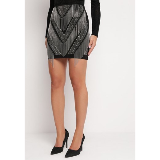 Czarna Spódnica Mini ze Skośnym Cekinowym Wzorem i Metalicznymi Frędzlami M Born2be Odzież okazja