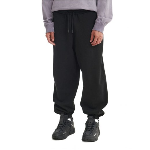 Cropp - Czarne dresowe joggery ADU.LTD - czarny Cropp XS Cropp