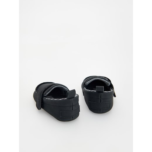 Buciki niemowlęce Reserved na rzepy 