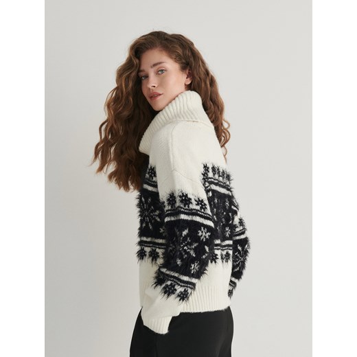 Sweter damski Reserved jesienny z golfem