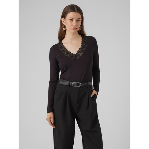 Vero Moda Koszulka w kolorze czarnym ze sklepu Limango Polska w kategorii Bluzki damskie - zdjęcie 165742257