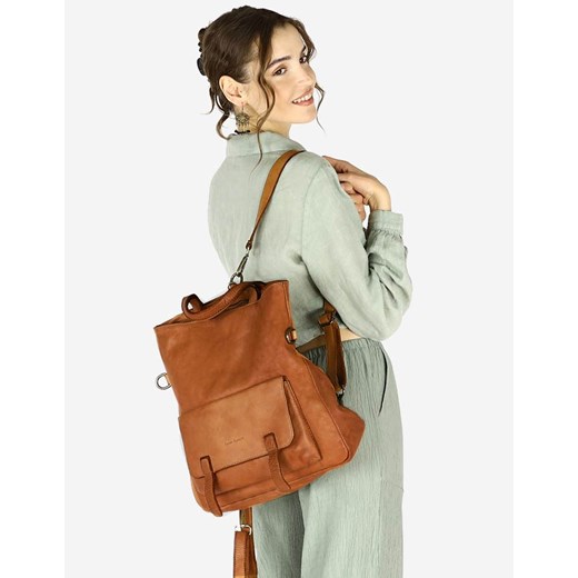Skórzana torebka plecak z kieszenią z przodu - MARCO MAZZINI brąz camel uniwersalny promocja Verostilo