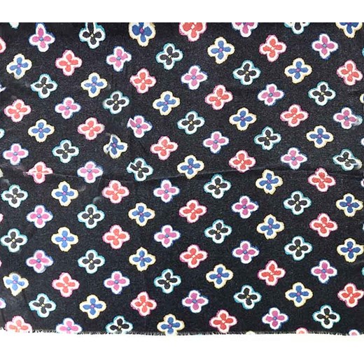 Elegancki szal damski apaszka w kwiaty - czarny ze sklepu Verostilo w kategorii Szaliki i chusty damskie - zdjęcie 165744976