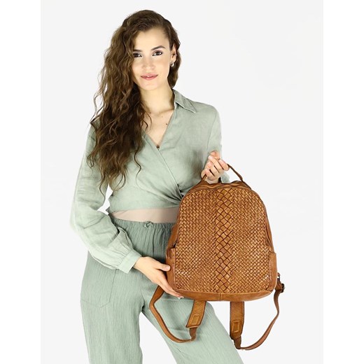 Skórzany plecak dwukomorowy damski -  MARCO MAZZINI brąz koniak ze sklepu Verostilo w kategorii Plecaki - zdjęcie 165747187