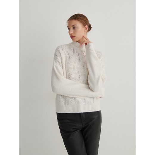Sweter damski biały Reserved na jesień 