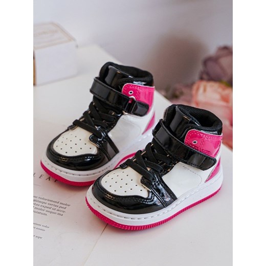 Buty Sportowe Dziecięce Lakierowane Różowo-Białe Milara 106-1B ze sklepu ZAZOO w kategorii Buty sportowe dziecięce - zdjęcie 165812099