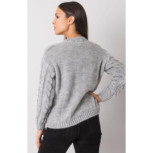 Sweter damski w warkocze szary TO-SW-2535.27X, Kolor szary, Rozmiar one size, Rue Paris ze sklepu Primodo w kategorii Swetry damskie - zdjęcie 165882167
