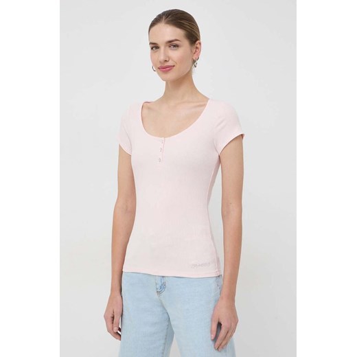 Guess t-shirt KARLEE damski kolor różowy W2YP24 KBCO2 ze sklepu ANSWEAR.com w kategorii Bluzki damskie - zdjęcie 165894616
