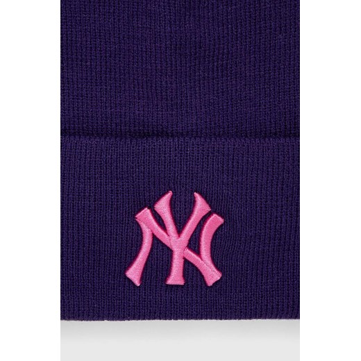 47brand czapka MLB New York Yankees kolor fioletowy z grubej dzianiny ONE ANSWEAR.com