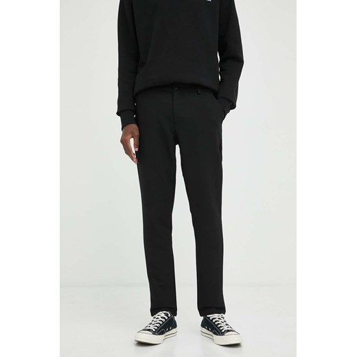 Samsoe Samsoe spodnie męskie kolor czarny dopasowane ze sklepu PRM w kategorii Spodnie męskie - zdjęcie 166042459