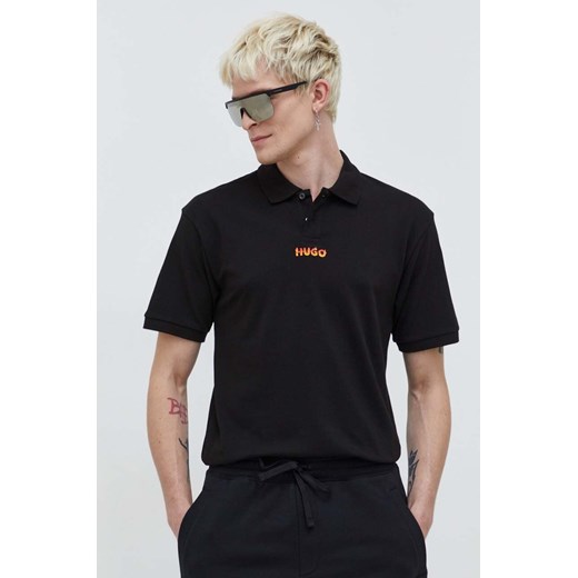 HUGO polo bawełniane kolor czarny z aplikacją ze sklepu ANSWEAR.com w kategorii T-shirty męskie - zdjęcie 166083919
