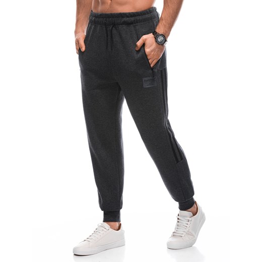 Spodnie męskie dresowe 1450P - grafitowe ze sklepu Edoti w kategorii Spodnie męskie - zdjęcie 166084667