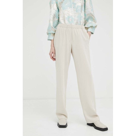 Samsoe Samsoe spodnie Hoys damskie kolor beżowy proste high waist F16304674 ze sklepu PRM w kategorii Spodnie damskie - zdjęcie 166193938
