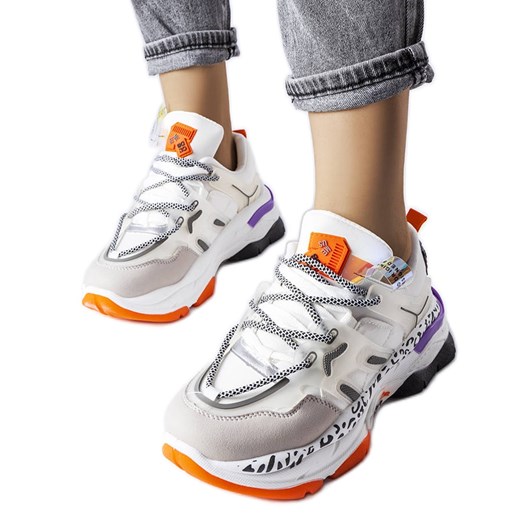 Białe sneakersy z łączonych materiałów Donalina 38 ButyModne.pl