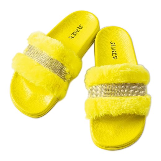Żółte futrzane klapki z cyrkoniami Carrito ze sklepu ButyModne.pl w kategorii Klapki damskie - zdjęcie 166220455