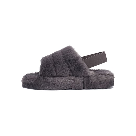 ISLAND BOOT Kapcie &quot;Poppy&quot; w kolorze szarym ze sklepu Limango Polska w kategorii Kapcie damskie - zdjęcie 166247376