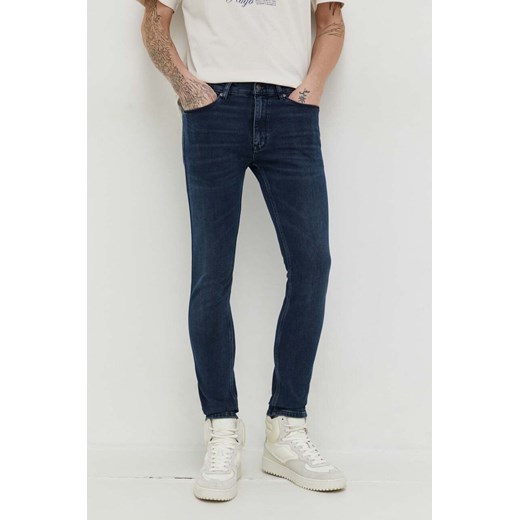 HUGO jeansy męskie kolor granatowy ze sklepu ANSWEAR.com w kategorii Jeansy męskie - zdjęcie 166249888