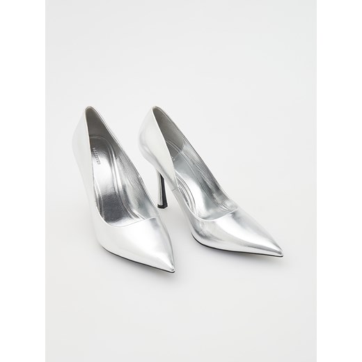 Reserved - Metaliczne czółenka - srebrny Reserved 37 Reserved