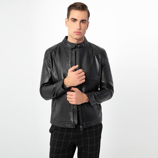 Męska kurtka skórzana z obszytymi ramionami czarna ze sklepu WITTCHEN w kategorii Kurtki męskie - zdjęcie 166281826