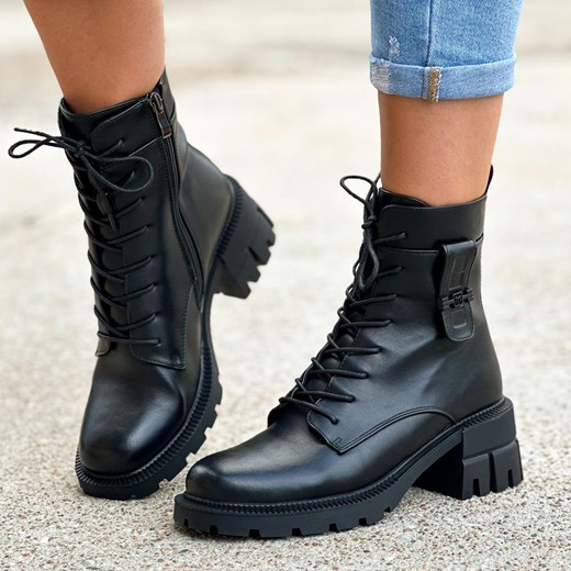 Czarne botki damskie na traperze Filippo Dbt4073/22 Filippo 39 okazyjna cena suzana.pl