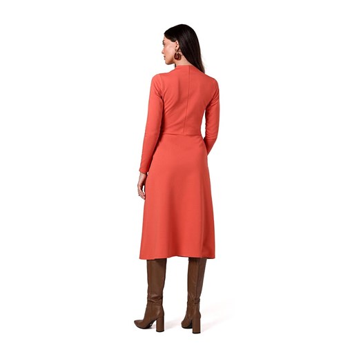 Sukienka BeWear z dekoltem v midi z długimi rękawami 