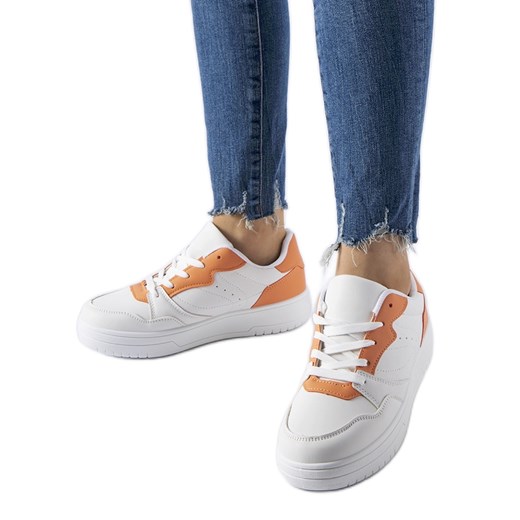 Białe buty z pomarańczowym akcentem Fournie ze sklepu ButyModne.pl w kategorii Buty sportowe damskie - zdjęcie 166405316