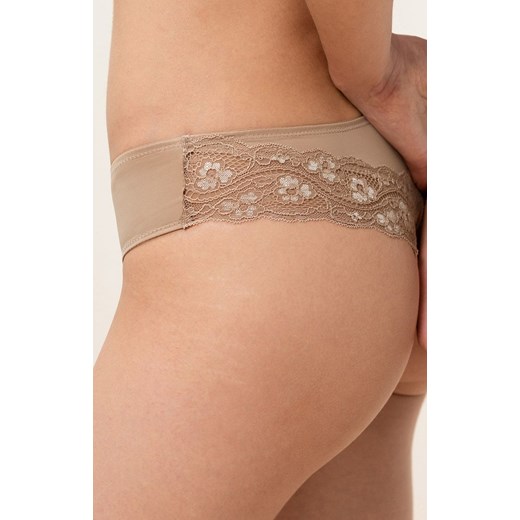 Triumph stringi typu brazyliany cieliste 2-pack Lovely Micro 10218673, Kolor cielisty, Rozmiar S, Triumph ze sklepu Intymna w kategorii Majtki damskie - zdjęcie 166480645