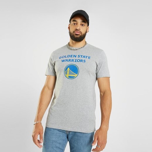 NEW ERA T-SHIRT SS NBA LOGO GOLDEN STATE WARRIORS LIGHT GREY ze sklepu JD Sports  w kategorii T-shirty męskie - zdjęcie 166491368