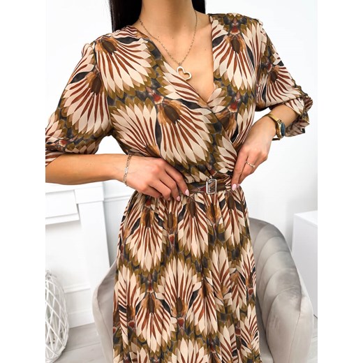 Sukienka Modnakiecka.pl z dekoltem w serek z długimi rękawami kopertowa 