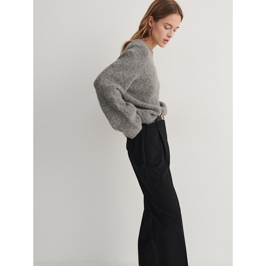 Reserved - Spodnie z paskiem - czarny ze sklepu Reserved w kategorii Spodnie damskie - zdjęcie 166638506