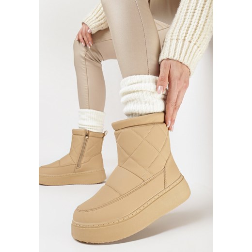 Ciemnobeżowe Śniegowce na Grubej Podeszwie z Pikowaną Cholewką Platanne - id: 290685 - marki born2be - 166667309 Ciemnobeżowe Śniegowce na Grubej Podeszwie z Pikowaną Cholewką Platanne ze sklepu born2be.pl w kategorii Śniegowce damskie - zdjęcie 166667309
