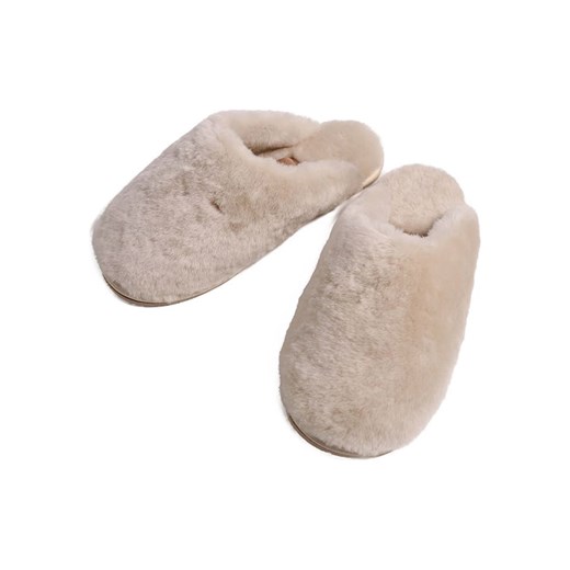 Kaiser Naturfellprodukte Klapki wełniane &quot;Viki&quot; w kolorze kremowym ze sklepu Limango Polska w kategorii Kapcie damskie - zdjęcie 166681366