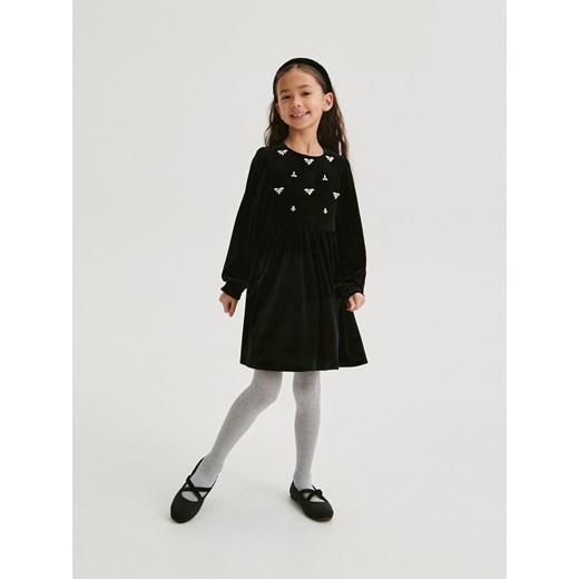 Reserved - Welurowa sukienka z aplikacją - czarny Reserved 164 (13 lat) Reserved