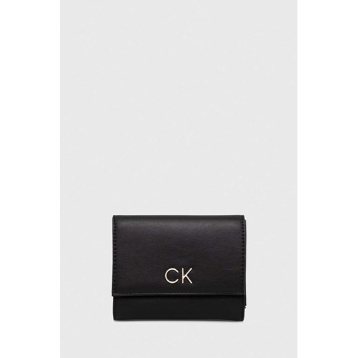 Calvin Klein portfel damski kolor czarny ze sklepu ANSWEAR.com w kategorii Portfele damskie - zdjęcie 166764385