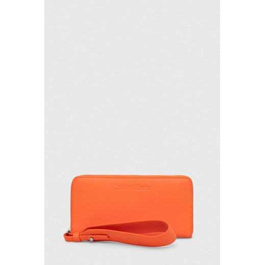 Calvin Klein portfel damski kolor pomarańczowy ze sklepu ANSWEAR.com w kategorii Portfele damskie - zdjęcie 166767388