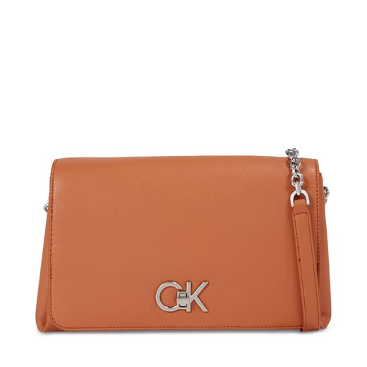 Torebka Calvin Klein Re-Lock Shoulder Bag Md K60K611057 Brązowy ze sklepu eobuwie.pl w kategorii Listonoszki - zdjęcie 166771646