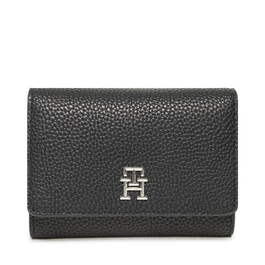 Duży Portfel Damski Tommy Hilfiger Th Emblem Med Wallet AW0AW14223 BDS Tommy Hilfiger one size eobuwie.pl