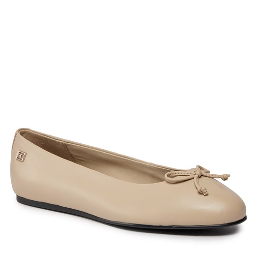 Baleriny Tommy Hilfiger Essential Leather Ballerina FW0FW07768 White Clay AES Tommy Hilfiger 36 eobuwie.pl